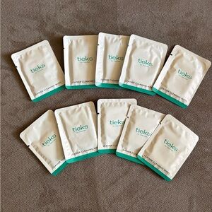 New Tieks advent calendar leather cleaning wipes 
Comes with 10
